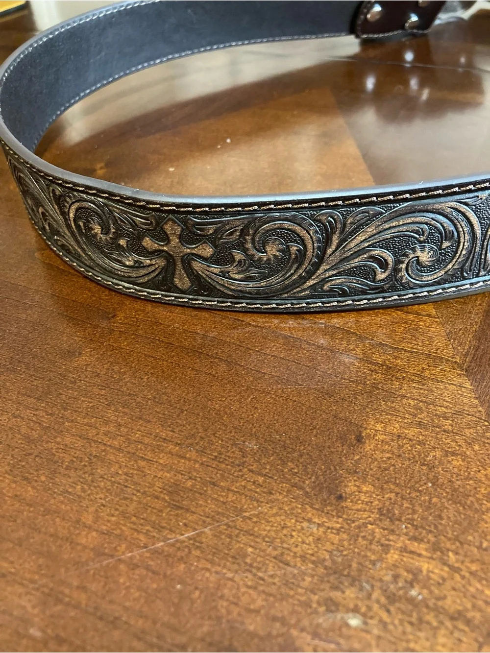 Nocona Belt Company Women’s Embossed Leather Cross Buckle Belt -Like New